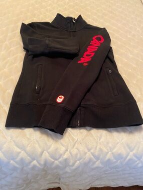 Hudson’s Bay sports canada jacket ladies sizeXS